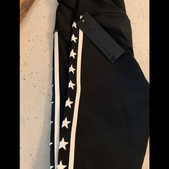 Monochrome Star ⭐️ Print Leggings - Picture 4 of 8